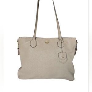 Tory Burch Tan Pebbled Leather
Expandable Side Zip Tote In EUC